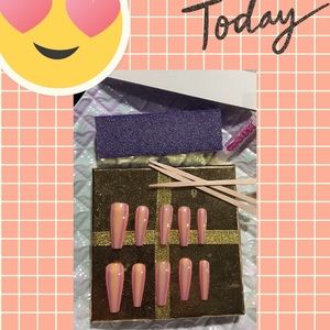 Press on nails